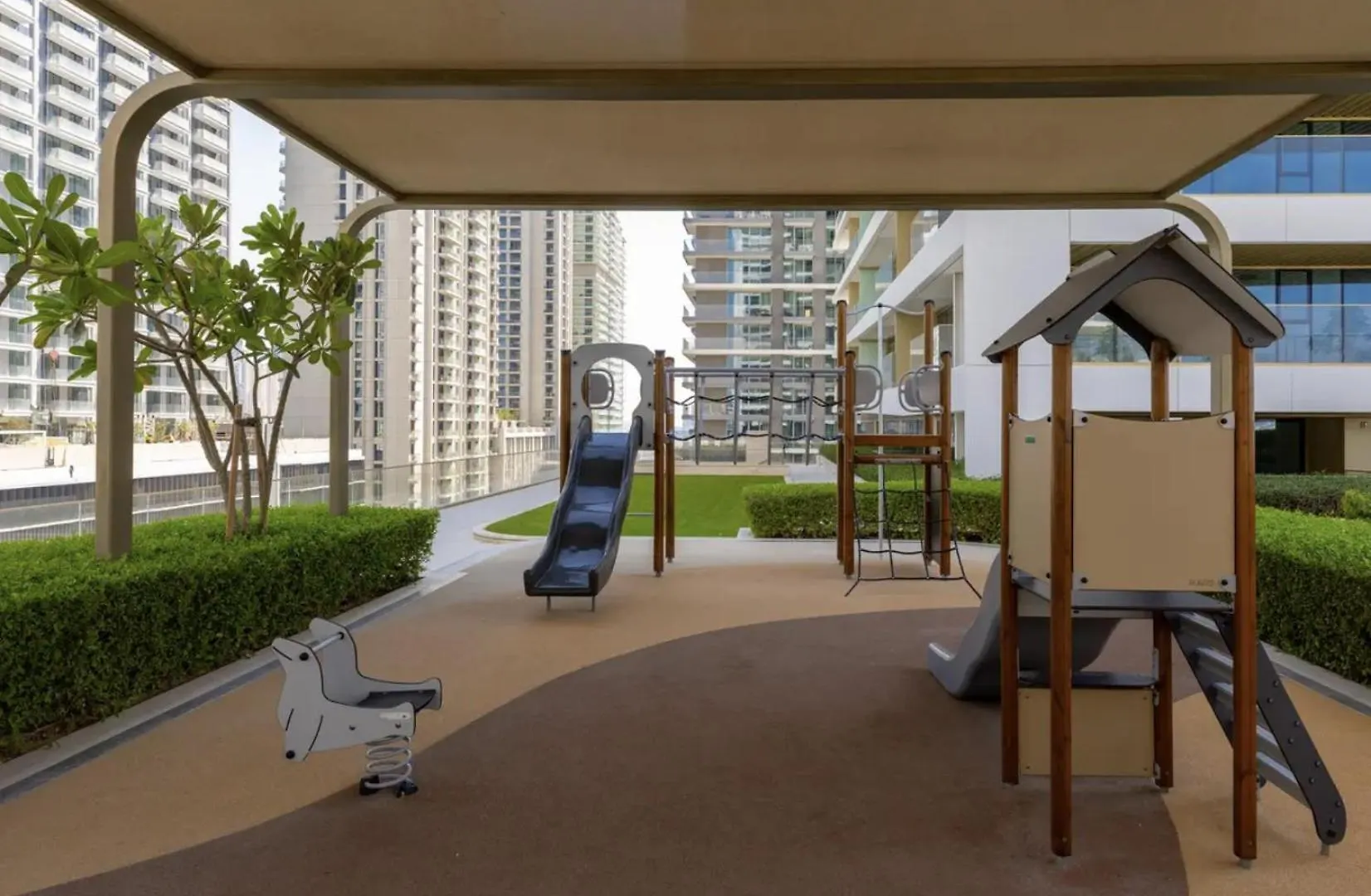 Waterfront 1 Bedroom Apartment - Private Beach - Emaar Beachfront Dubai 0*,